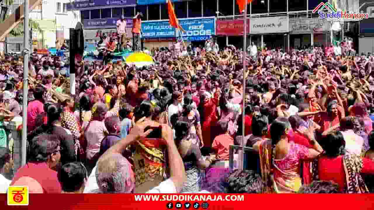 Holi celebration | ಶಿವಮೊಗ್ಗದಲ್ಲಿ ಡಿಜೆ ಸದ್ದಿಗೆ ಭರ್ಜರಿ ಸ್ಟೆಪ್ಸ್, ಯುವಕ, ಯುವತಿಯರಿಂದ ರೈನ್ ಡ್ಯಾನ್ಸ್