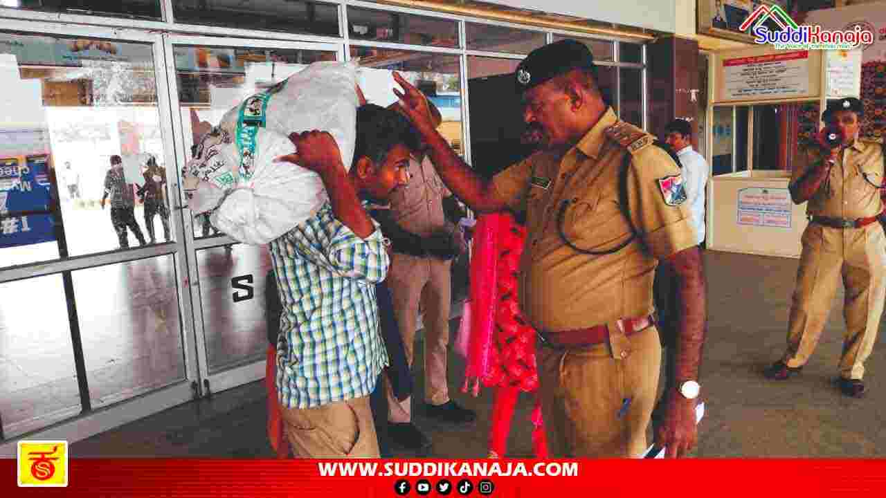 Railway station | ಶಿವಮೊಗ್ಗ ರೈಲು‌‌ ನಿಲ್ದಾಣದಲ್ಲಿ ಪ್ರಯಾಣಿಕರ ಪರಿಶೀಲನೆ, ಕಾರಣವೇನು?